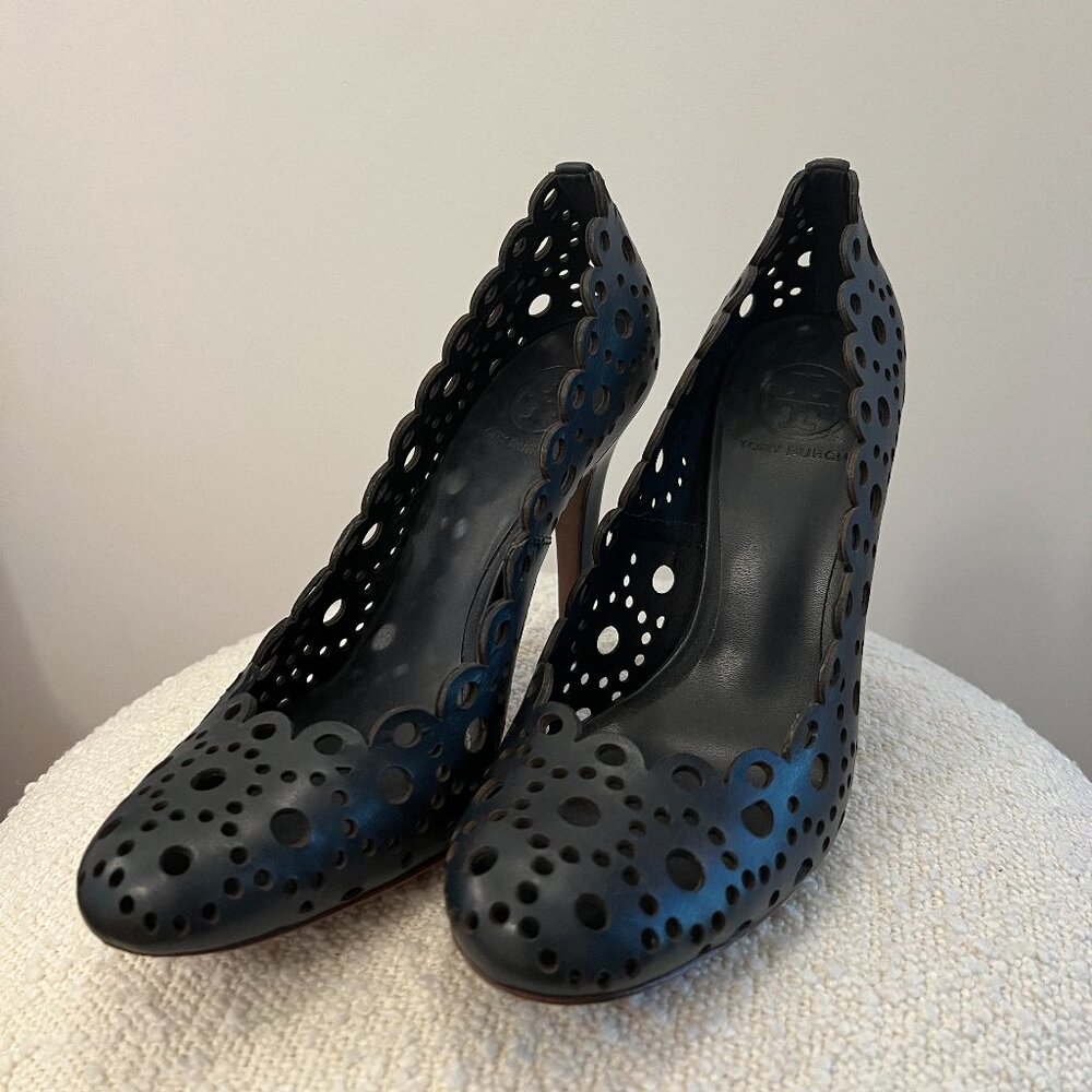 Tory Burch Navy Laser-Cut Leather Scalloped Pumps - Size 7.5